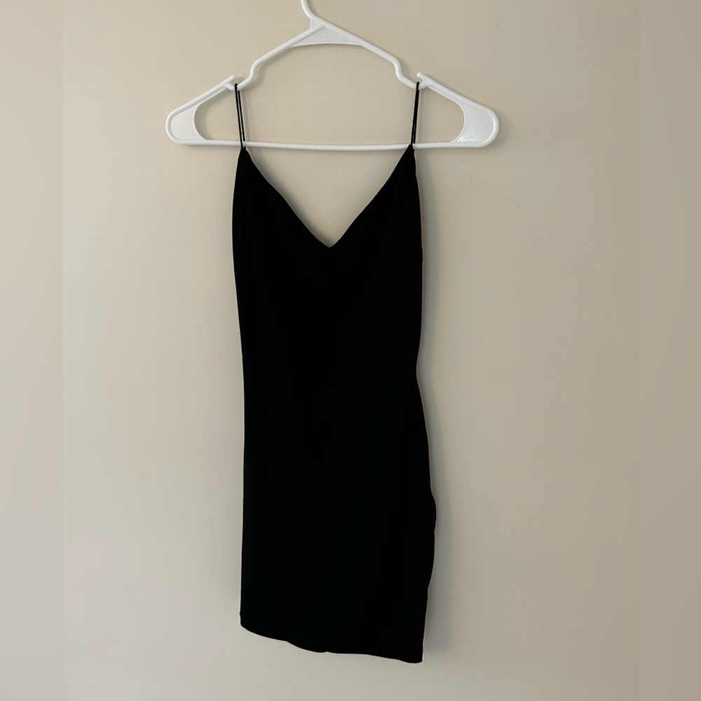 Black bodycon dress